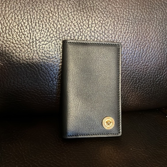Versace SS23 unisex logo 'medusa Biggie' leather Wallet NWB - Picture 5 of 7